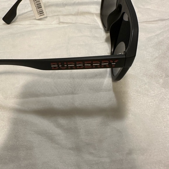 Men’s Burberry Wren Square Sunglasses - Picture 4 of 4